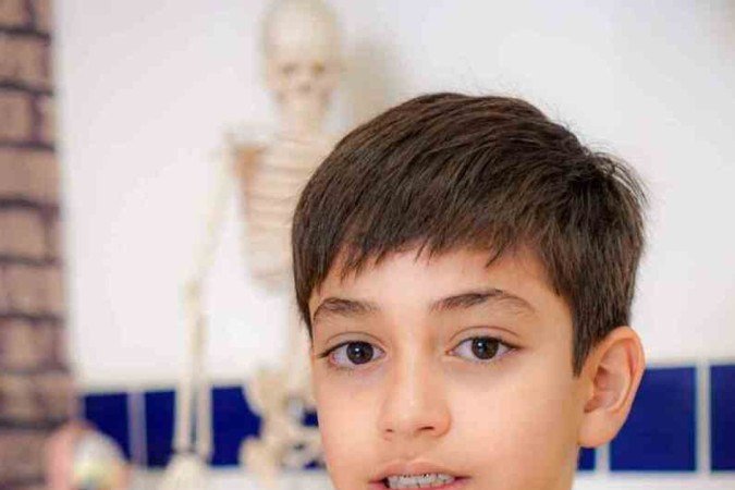 Davi Barreto, de 8 anos, está no 3º ano do fundamental e gosta de estudar pois 