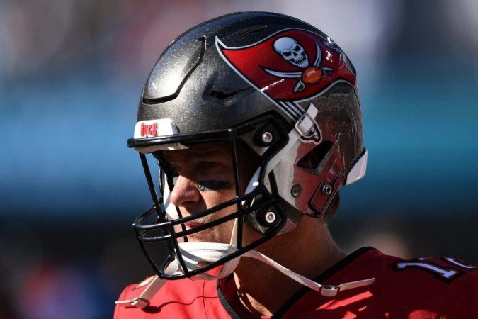 Com problemas dentro e fora de campo, Tom Brady tem sua primeira temporada com mais derrotas que vitórias na Semana 7 (quatro contra três) desde 2002 - (crédito: Getty Images via AFP) Com problemas dentro e fora de campo, Tom Brady tem sua primeira temporada com mais derrotas que vitórias na Semana 7 (quatro contra três) desde 2002 - (crédito: Getty Images via AFP)