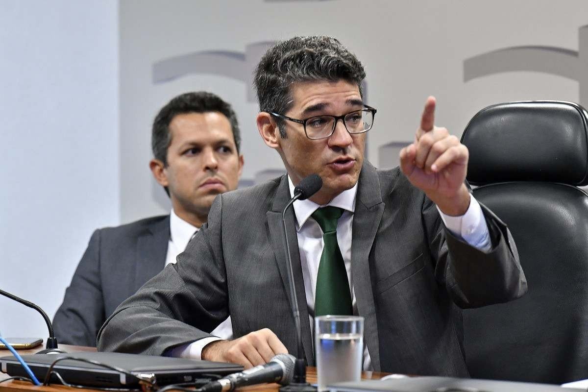 A polêmica em torno da reforma administrativa