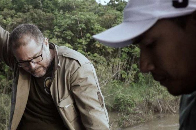 O indigenista Bruno Pereira, no longa A invenção do outro