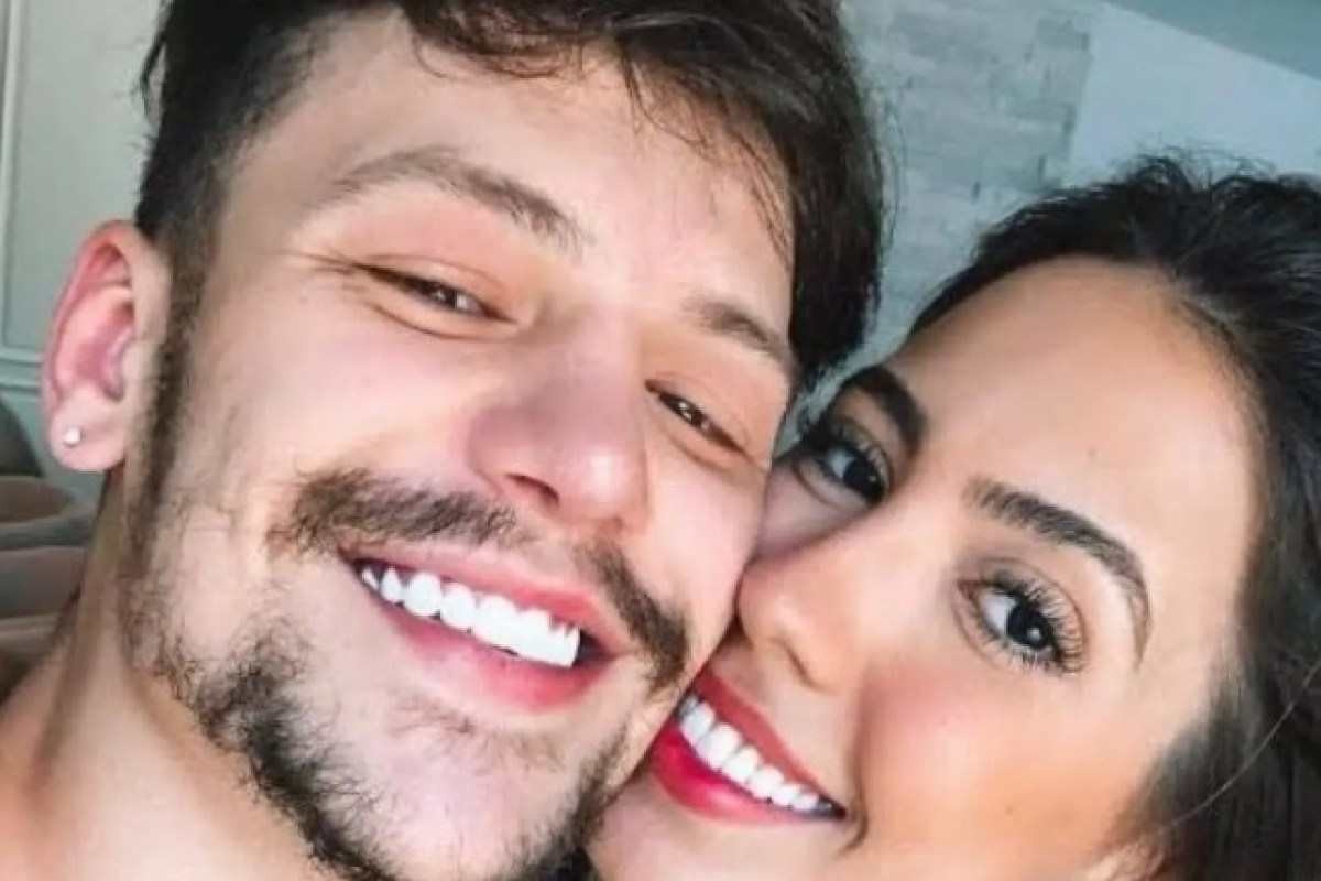 Letícia Colin fala sobre cenas de sexo com Caio Castro em novela