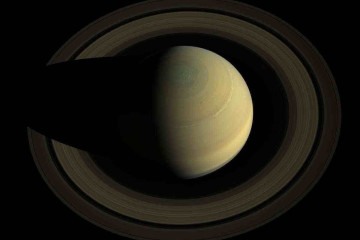 Possível composição dos anéis de Saturno é identificada por astrônomos -  (crédito: NASA/JPL-Caltech/SSI/Cornell)