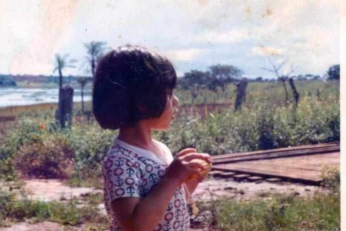 Aos 4 anos, num dos poucos registros da inf&acirc;ncia passada em diferentes cidades