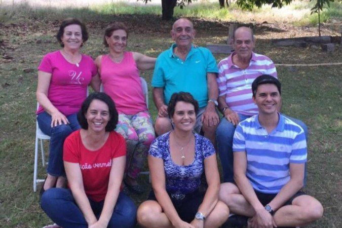 Os irm&atilde;os, da esquerda para a direita: Maria Elisa, Maria Joana, Carlos, Luiz; embaixo: Ana Paula, Andr&eacute;a e Paulo C&eacute;sar