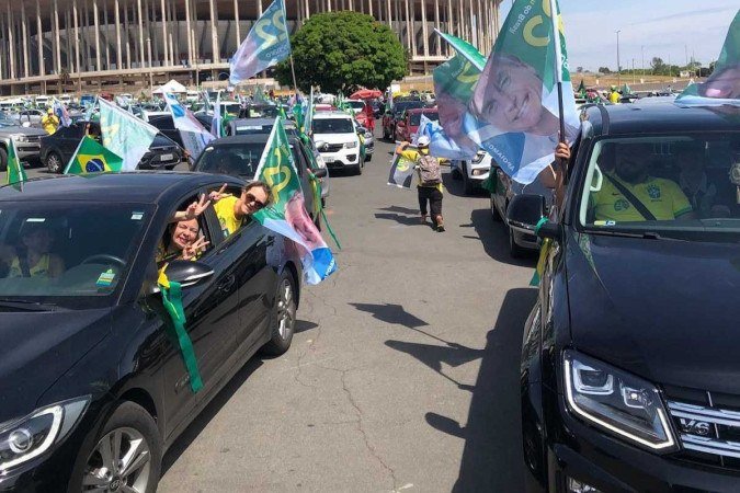 Concentração da moto-carreata pró-Bolsonaro. Estádio Nacional Mané Garrincha. -  (crédito: Mila Ferreira (CB / D.A. Press))