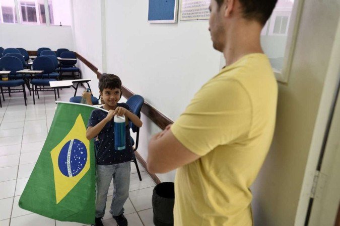  30/10/2022. Crédito: Minervino Júnior/CB/D.A Press. Brasil.  Brasilia - DF. Eleições 2022. Sessão de votação na Unieuro Águas Claras. 