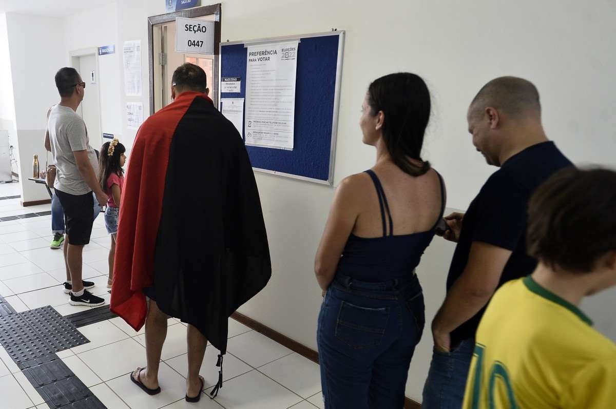 Maior local de votação de Águas Claras teve movimento com filas rápidas