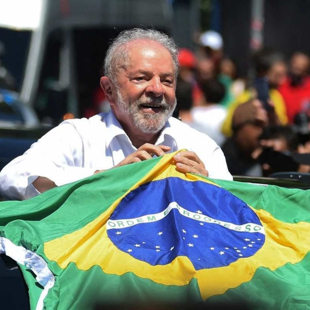 Bolsonaristas compartilham fake news de Lula internado no