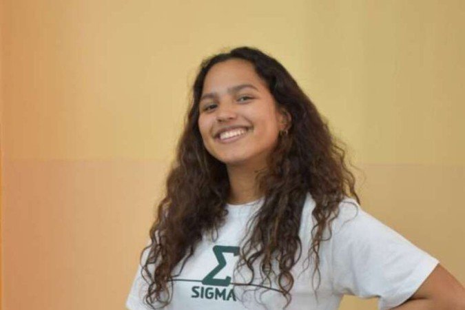  Para a aluna Ana Luiza Barbosa, lidar com as dificuldades na escrita requer treino: 