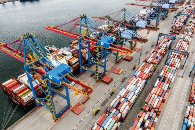 Santos Brasil busca profissionais com diversidade de gênero, orientação sexual, classe, raça/etnia, gerações e PCD's nas unidades - (crédito: Divulgação/Santos Brasil) Santos Brasil busca profissionais com diversidade de gênero, orientação sexual, classe, raça/etnia, gerações e PCD's nas unidades - (crédito: Divulgação/Santos Brasil)
