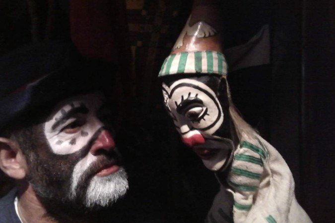 Artista Chico Simões, 62, apresenta teatro de bonecos "O Mamulengo vai à Escola" 