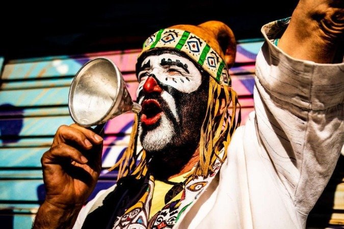 Artista Chico Simões, 62, apresenta teatro de bonecos 