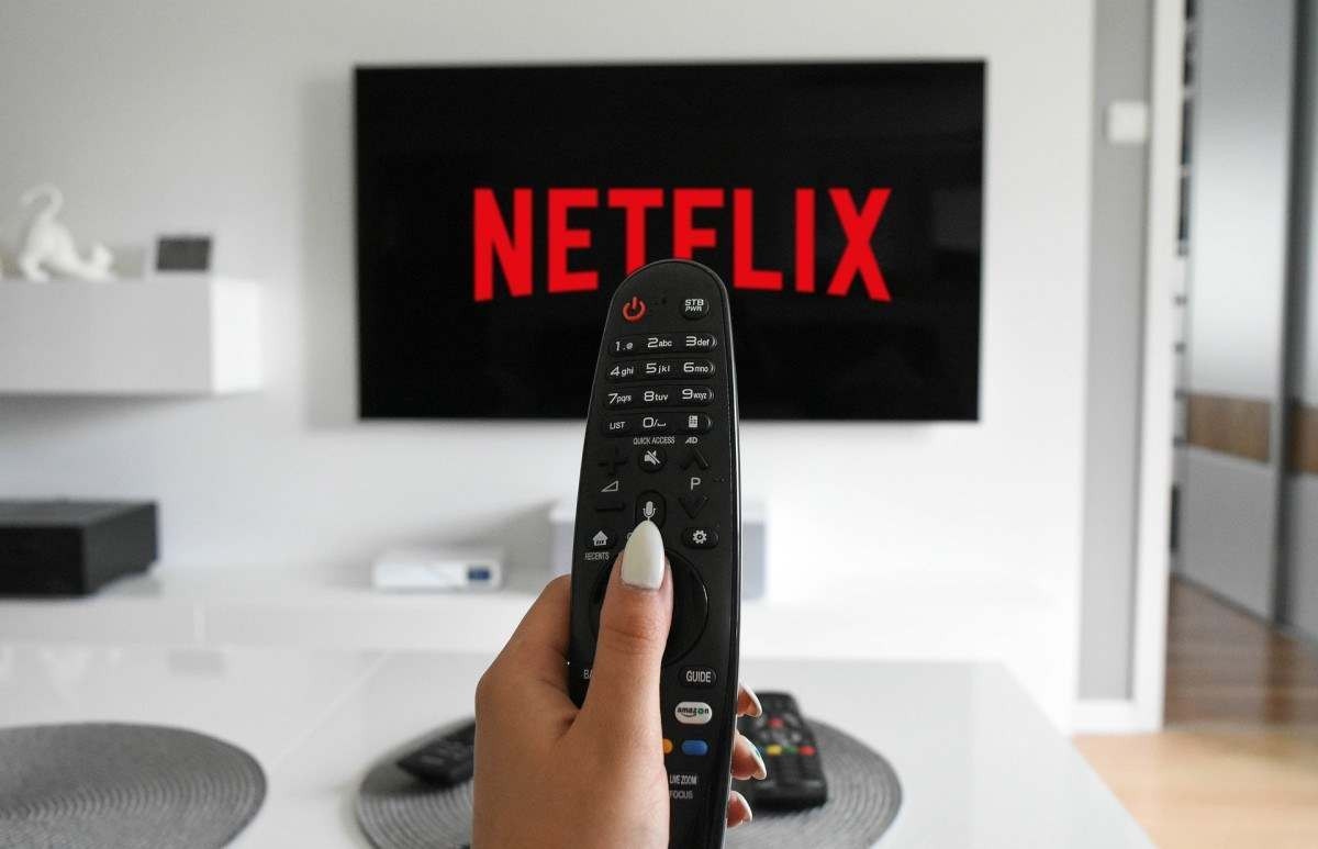 Netflix lança novo plano de assinatura com anúncios no Brasil
