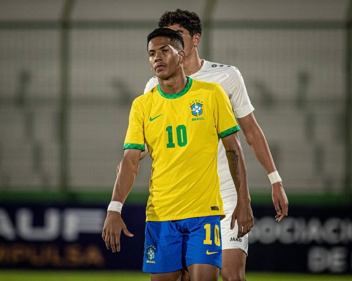 Ângelo Gabriel durante partida da Seleção Brasileira Sub-20 contra o Uzbequistão
