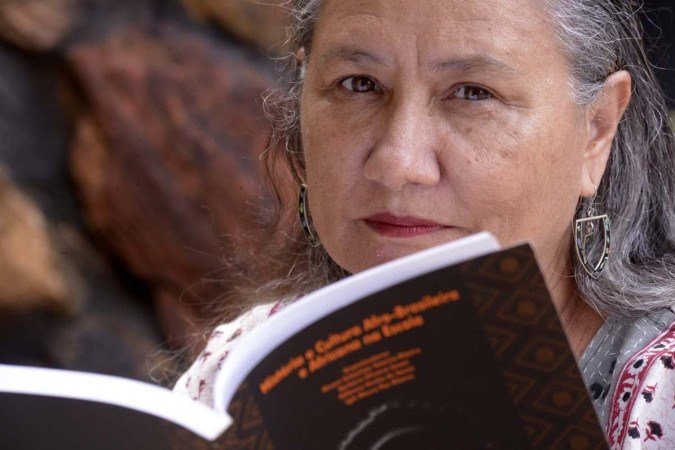 Rosângela Azevedo: "há uma negação da ancestralidade indígena e africana"