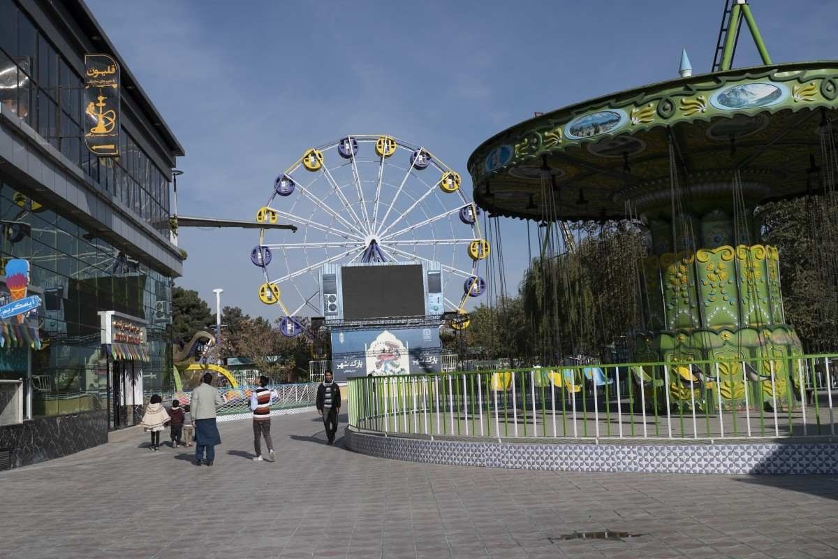 Talibã proíbe mulheres de frequentarem parques na capital do Afeganistão