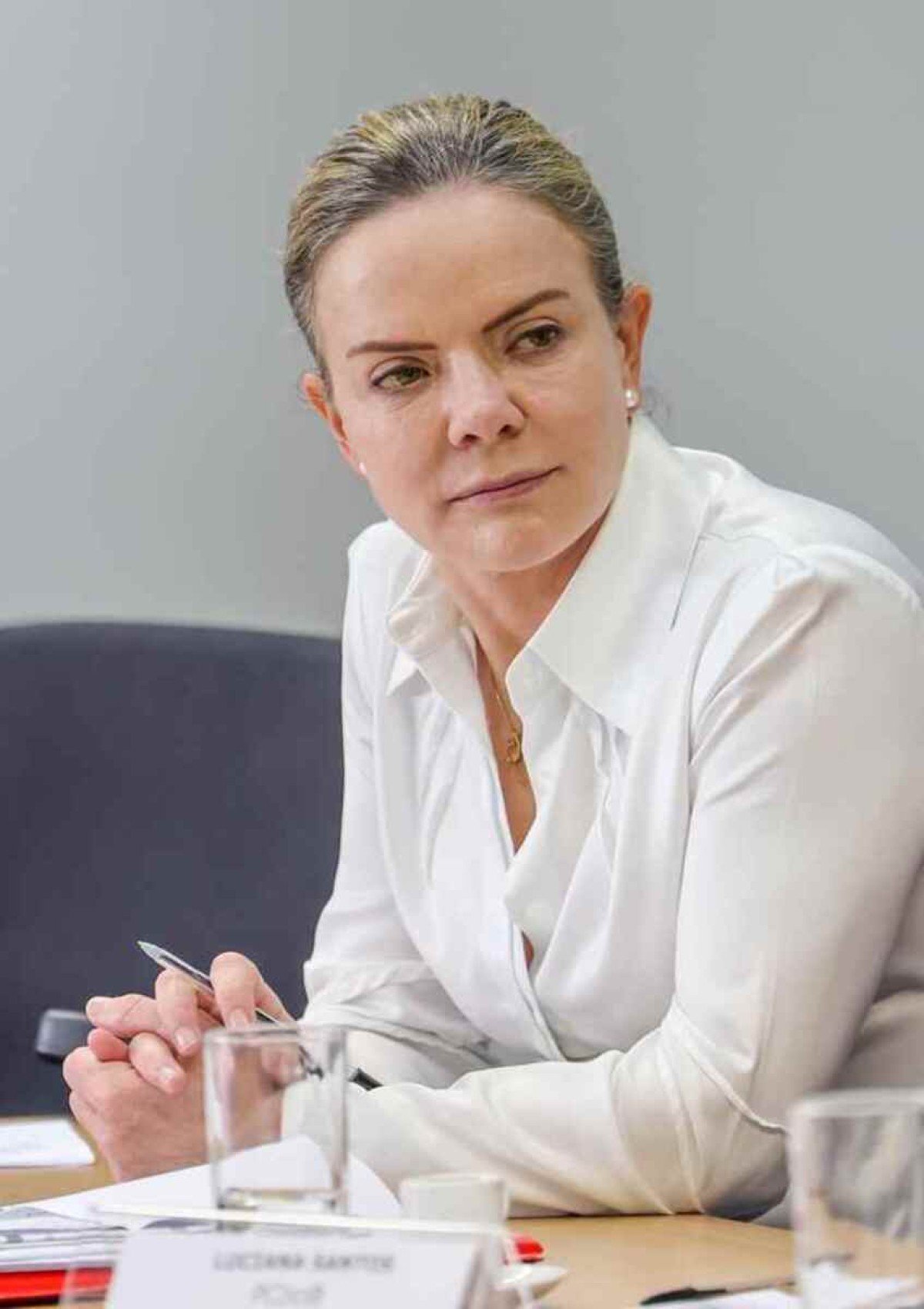 Gleisi lamenta morte de Isabel, do vôlei: 