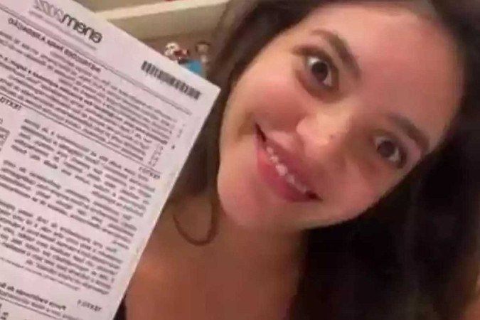 Anualmente, a YouTuber comenta as provas de humanas e redação do Enem - (crédito: Reprodução Redes Sociais) Anualmente, a YouTuber comenta as provas de humanas e redação do Enem - (crédito: Reprodução Redes Sociais)