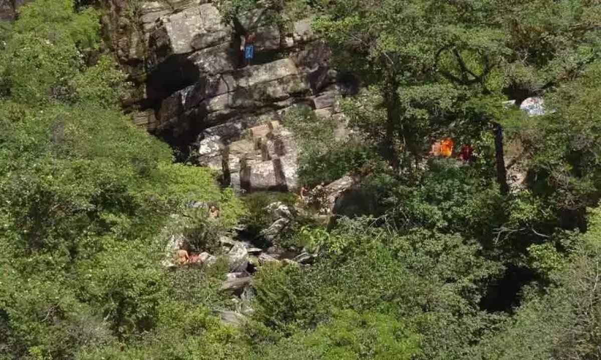 Bombeiros resgatam sete pessoas ilhadas na Serra do Cipó, na Grande BH