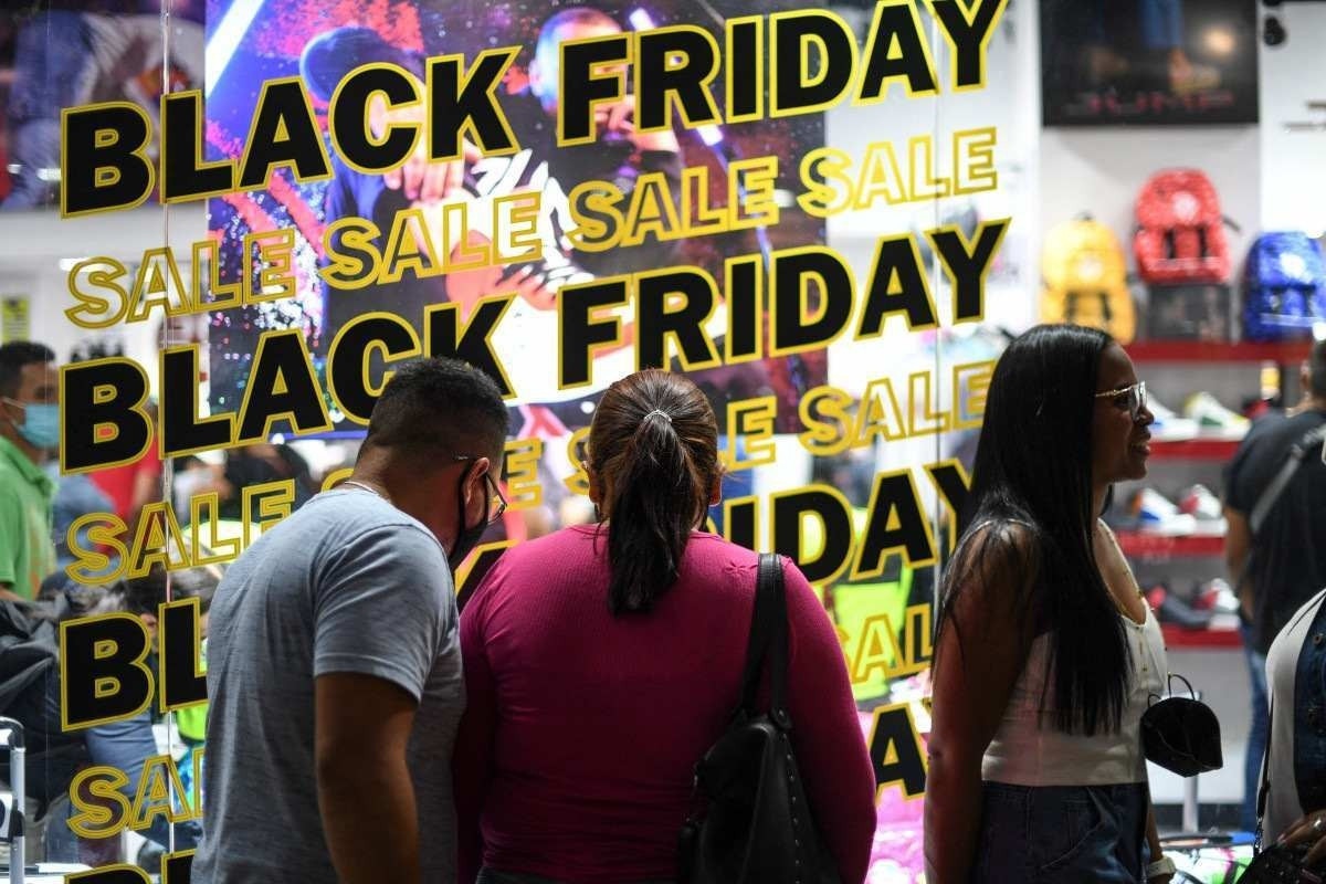 Black Friday: propaganda enganosa e atraso na entrega são principais  queixas