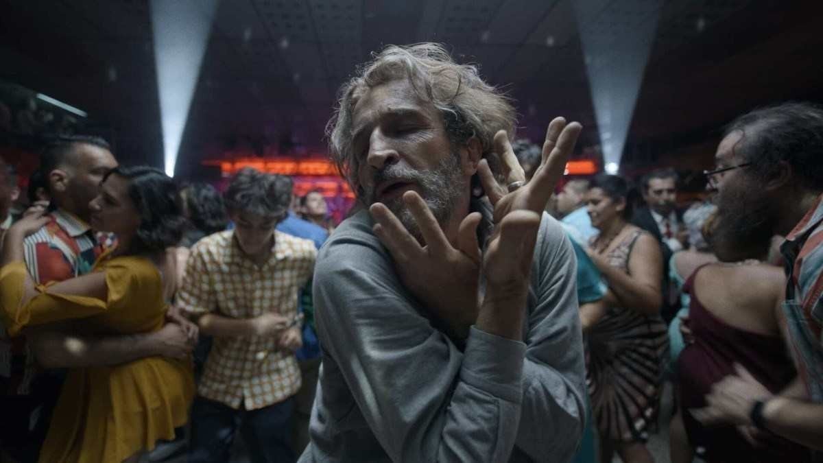 Cena do filme Bardo: ponto de vista dos marginalizados