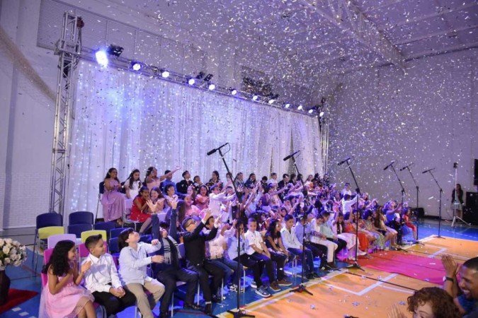 Neste ano, o projeto contou com a participação de cerca de 500 alunos e a publicação de 1400 livros - (crédito: Dayanne Caldeira) Neste ano, o projeto contou com a participação de cerca de 500 alunos e a publicação de 1400 livros - (crédito: Dayanne Caldeira)