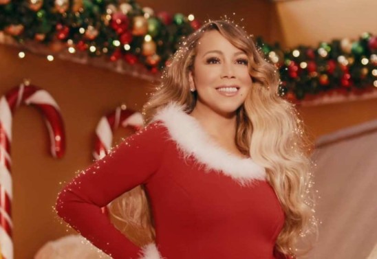 Videoclipe de 'All I want for Christmas is you'/Reprodução