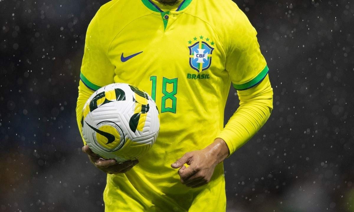 Seleção brasileira começa novo ciclo para Copa do Mundo com problemas no gol