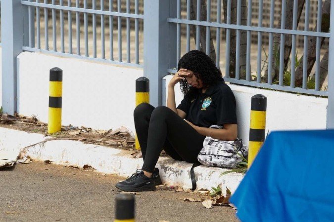  Emily, 17, precisou retornar em casa e chegou com 5 minutos de atraso