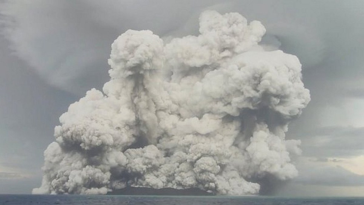 Como erupção de vulcão em Tonga 'esculpiu' leito marinho