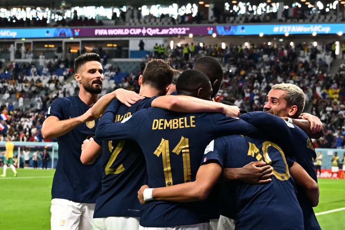 Los jugadores de Francia celebran después de anotar en su victoria 4-1 sobre Australia