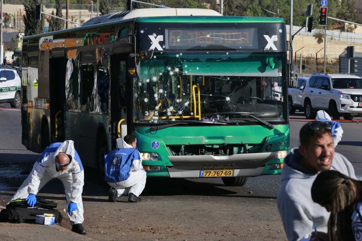 Duplo atentado com bombas assusta população de Jerusalém e deixa vítimas