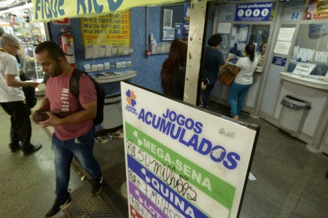 Mega-Sena acumulada. Lotérica na Rodoviária do Plano Piloto. 