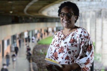À frente da Secretaria de Direitos Humanos da Universidade de Brasília (UnB), a professora Deborah Silva Santos oferece a construção de um legado de lutas pelos direitos de mulheres, negros e outras minorias.  -  (crédito: Marcelo Ferreira/CB/D.A Press)