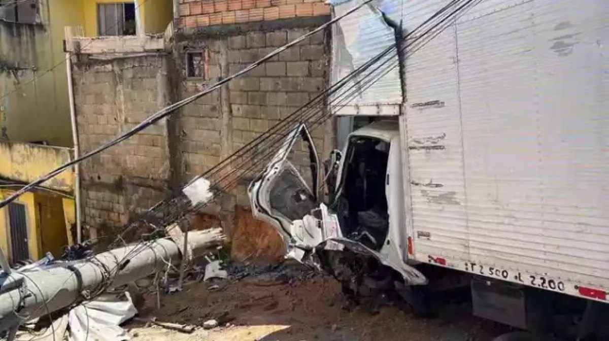 Caminhão desgovernado atropela e mata criança em Santa Luzia, BH