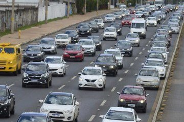 O cometimento de qualquer infração de trânsito, de qualquer natureza, resultará na perda automática do benefício - (crédito: Marcelo Ferreira/CB/D.A Press) O cometimento de qualquer infração de trânsito, de qualquer natureza, resultará na perda automática do benefício - (crédito: Marcelo Ferreira/CB/D.A Press)