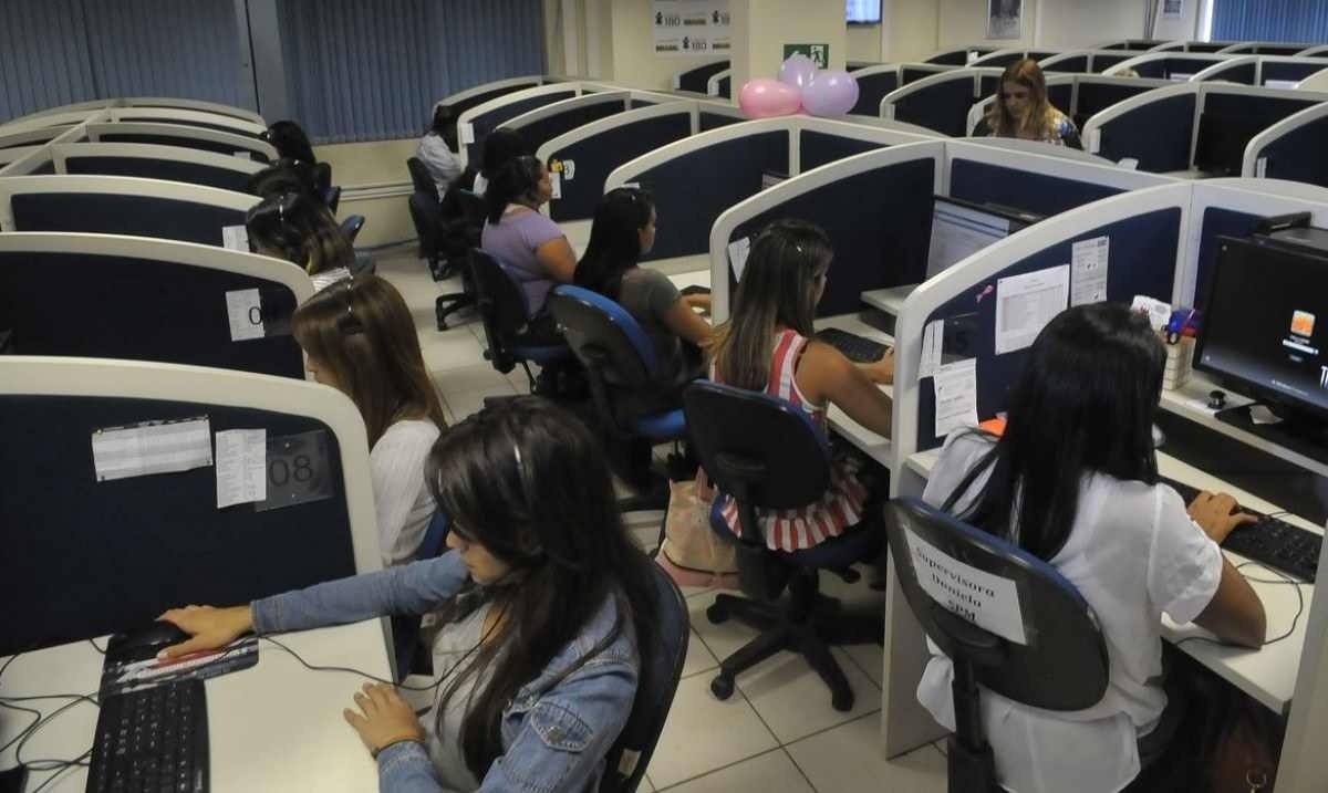 GT de Mulheres diz que corte orçamentário coloca em risco Ligue 180 em 2023