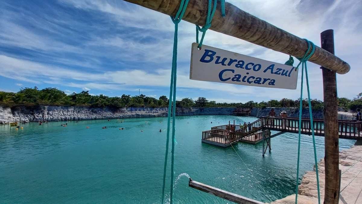 O Buraco Azul é um dos destinos que atrai turistas, por conta do seu ambiente aconchegante