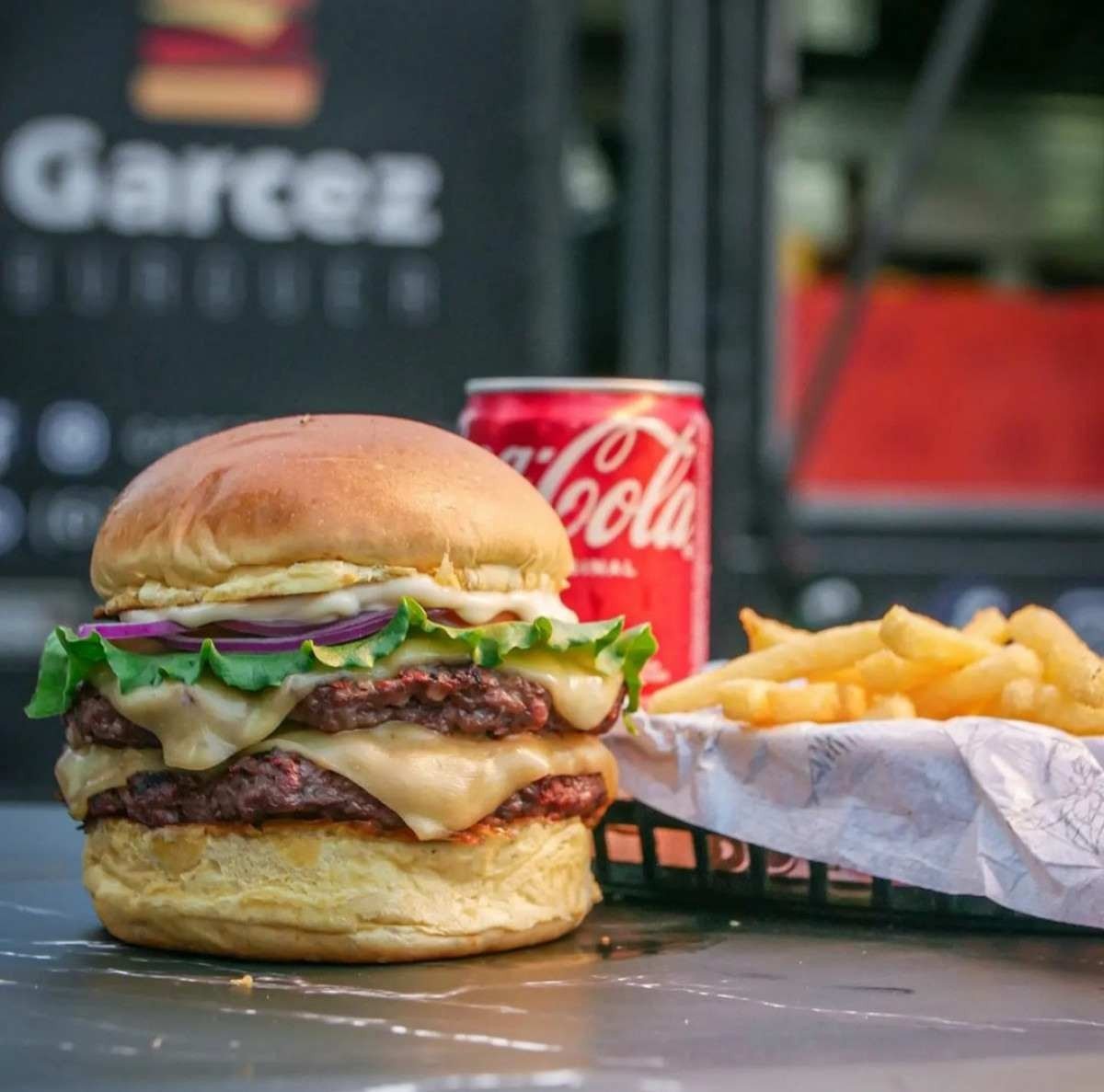 Duplo da casa do Garcez Burguer