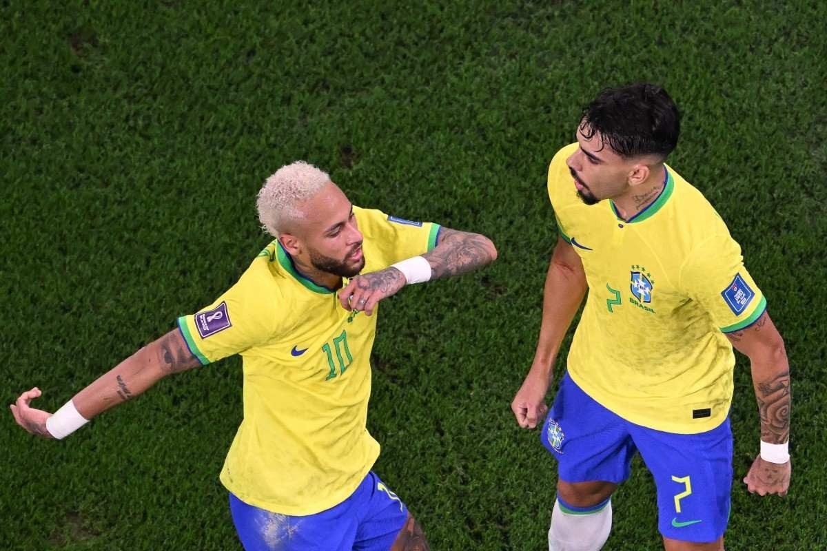 Futebol se joga, a seleção brasileira se dança