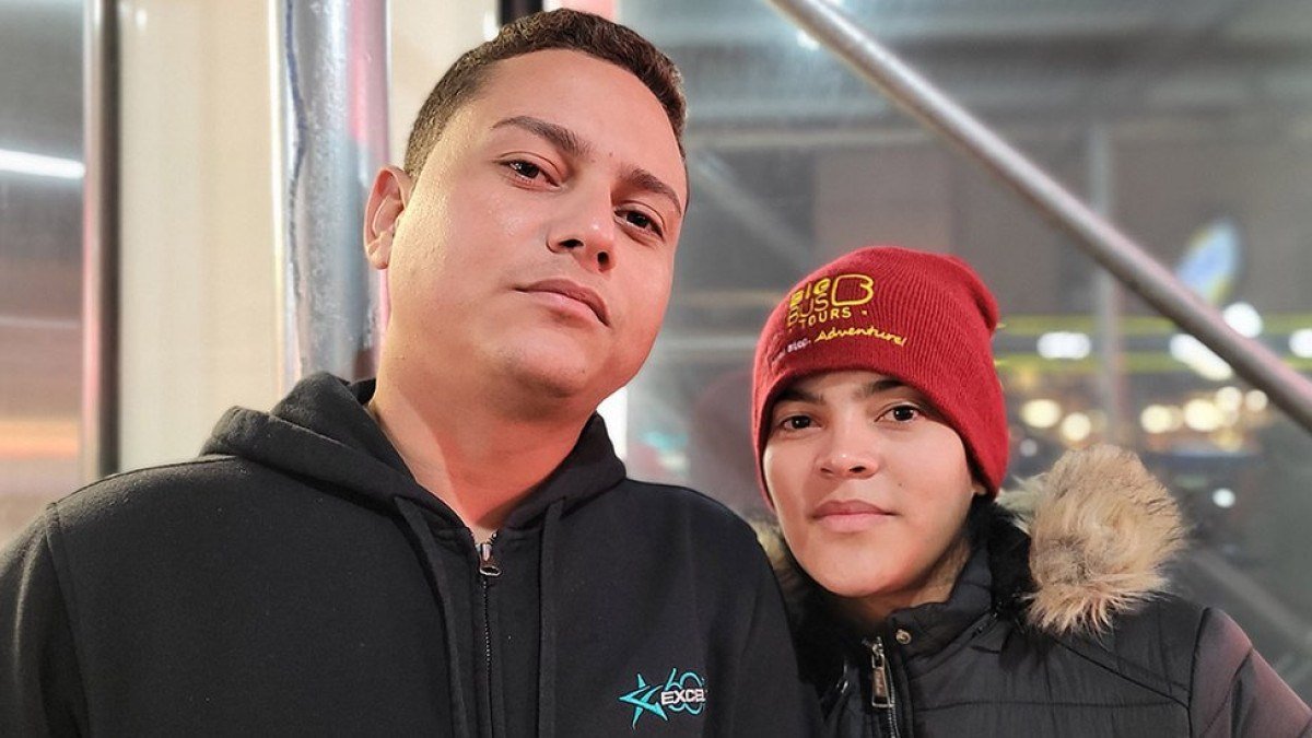 Por que imigração está causando 'crise humanitária sem precedentes' em Nova York