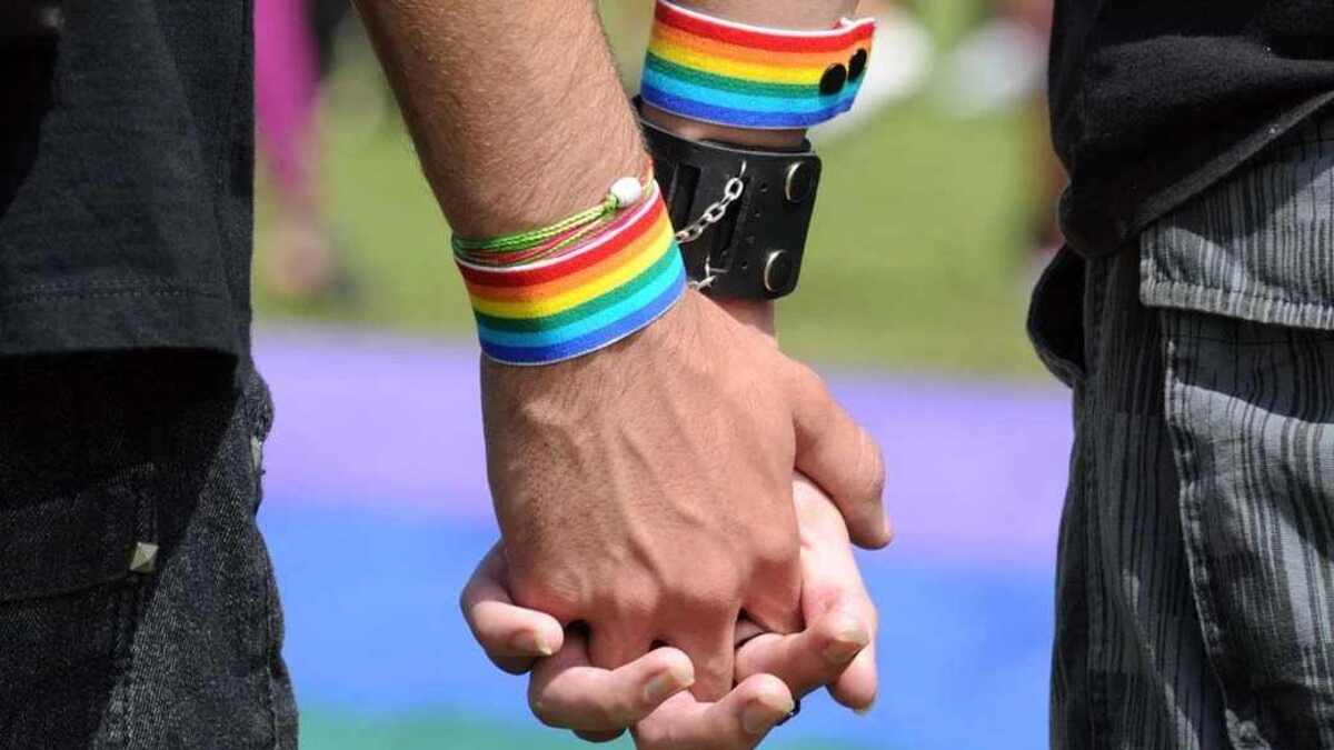 Casais homossexuais lidam melhor com estresse do que héteros, diz estudo