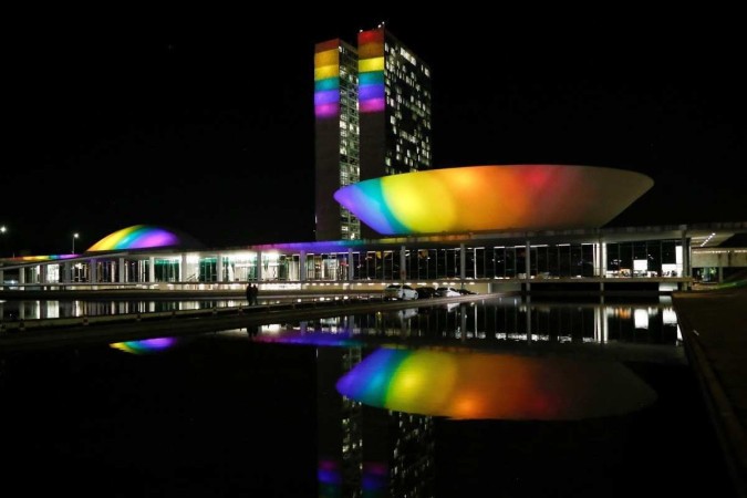 Entre os 41 projetos apresentados na Câmara até outubro deste ano, 26 eram favoráveis aos direitos LGBTQIA+ -  (crédito: Sergio Lima / AFP)