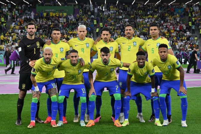 Brasil tinha seis jogadores no ataque quando levou o gol de empate