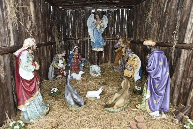  08/12/2022. Crédito: Minervino Júnior/CB/D.A Press. Brasil.  Brasilia - DF. Iluminação natalina com presépio na Paróquia Nossa Senhora da Saúde.