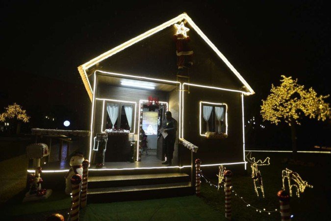  09/12/2022. Crédito: Minervino Júnior/CB/D.A Press. Brasil.  Brasilia - DF. Casa do Papai Noel no Setor Militar Urbano e decoração natalina.