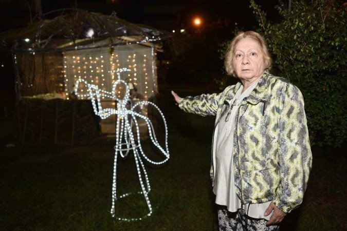 A síndica Nanci Martins apresenta o anjo