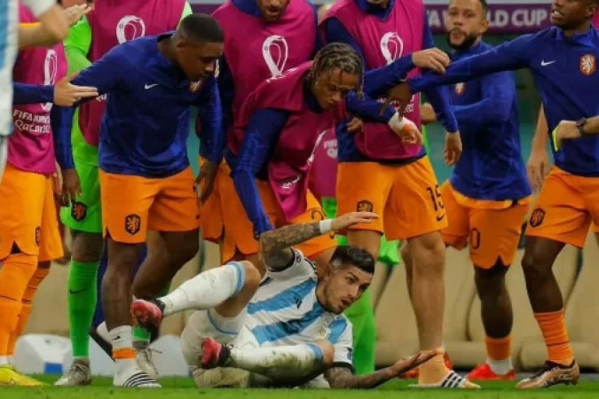 Em jogo dramático, Argentina sofre empate da Holanda, mas