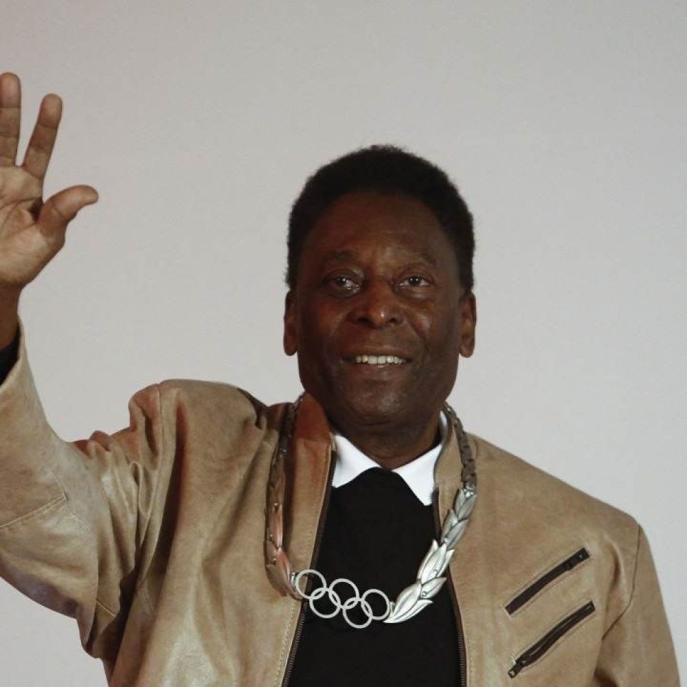 Morre o maior atleta de todos os tempos, Rei Pelé nos deixa aos 82