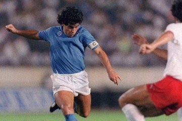 Nesta segunda-feira (22/6), um dos gols mais polêmicos e históricos do futebol completa 40 anos - (crédito: Bon Ishikawa/AFP) Nesta segunda-feira (22/6), um dos gols mais polêmicos e históricos do futebol completa 40 anos - (crédito: Bon Ishikawa/AFP)